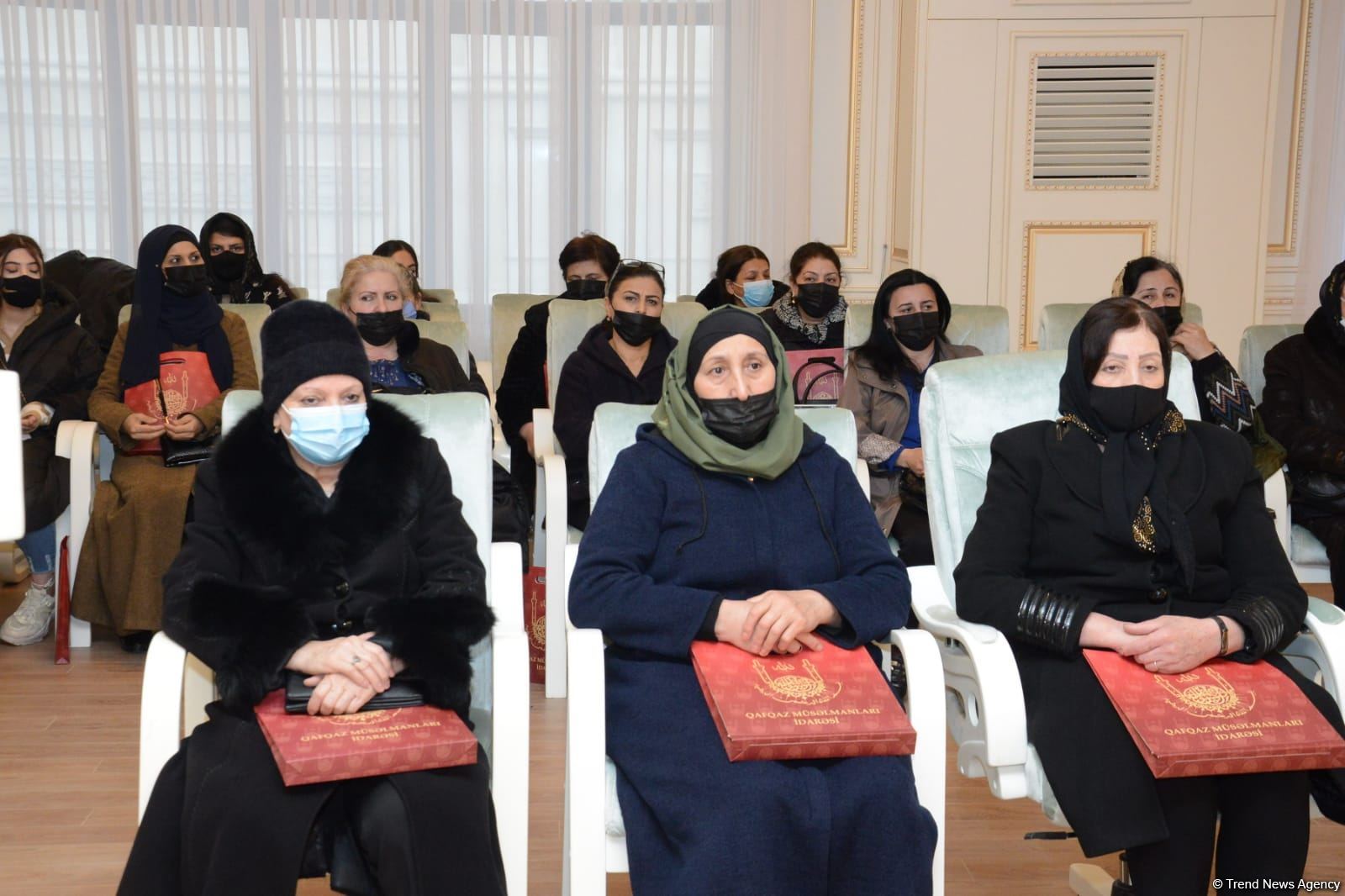 Erməni kilsəsinin rəhbəri erməni cəmiyyətini müharibə, revanşizmə ruhlandırır - Allahşükür Paşazadə (FOTO)