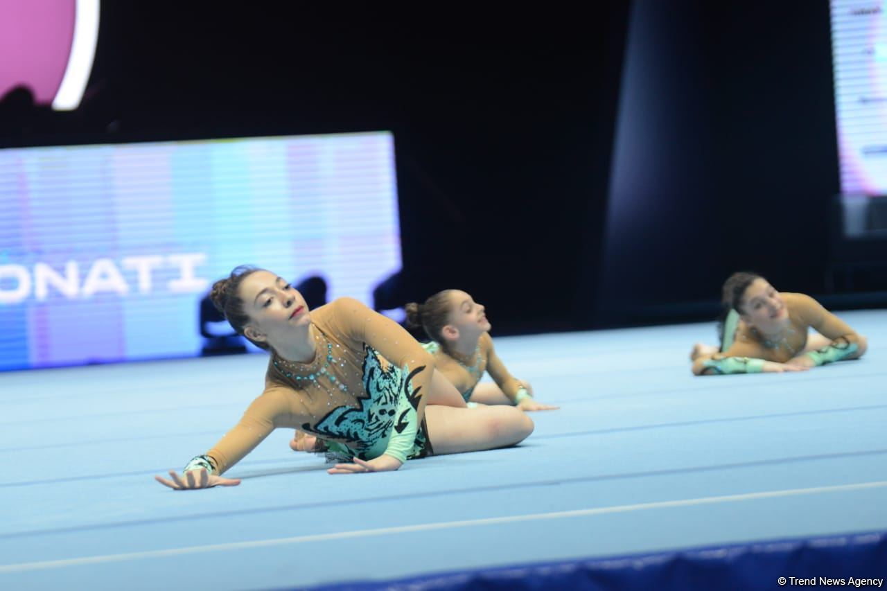 Bakıda akrobatika gimnastikası üzrə 27-ci Azərbaycan Birinciliyi və Bakı Çempionatı start götürüb (FOTO)