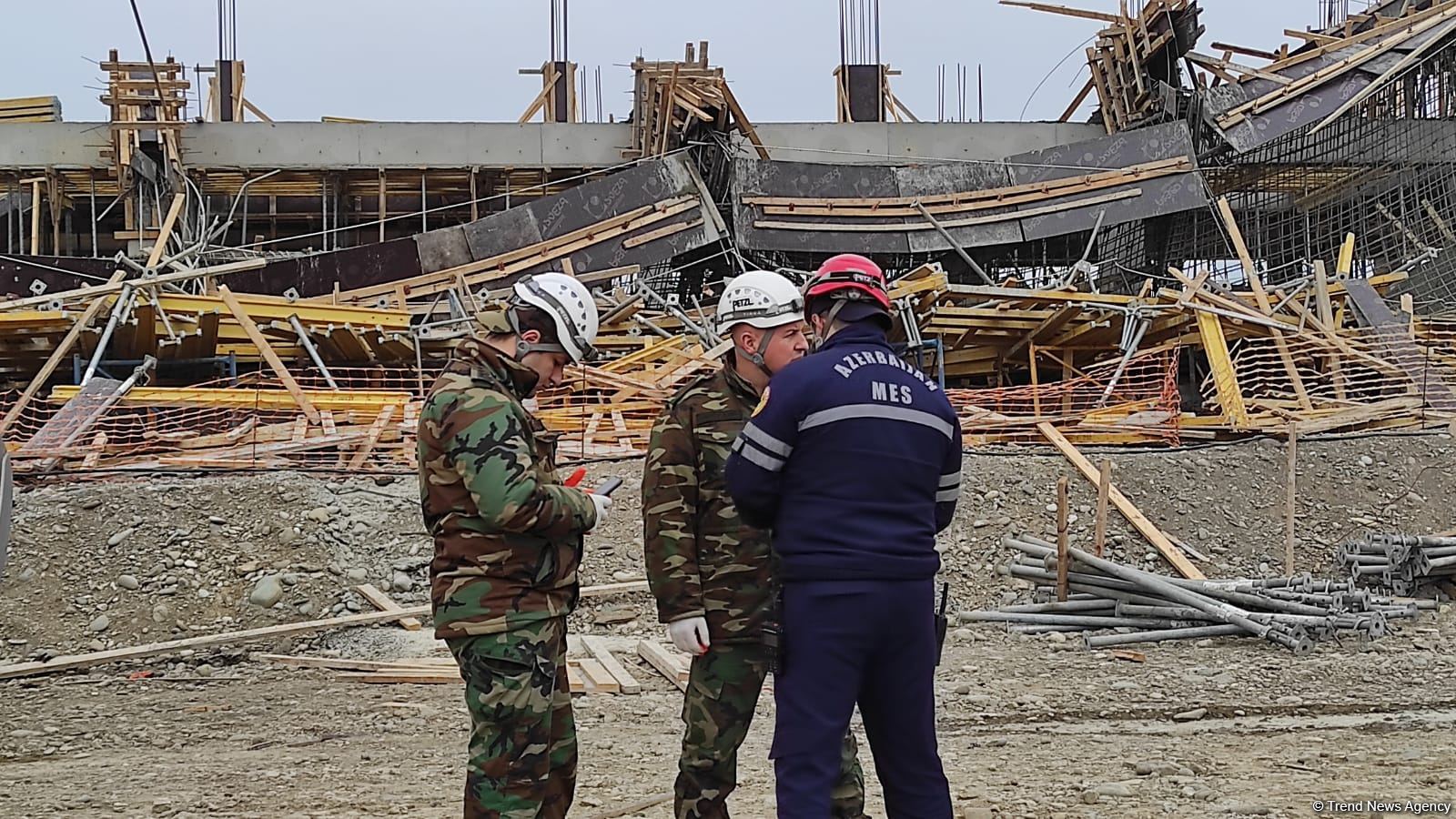 Bakıda bina çöküb, xəsarət alanlar var - Rəsmi (FOTO/VİDEO)