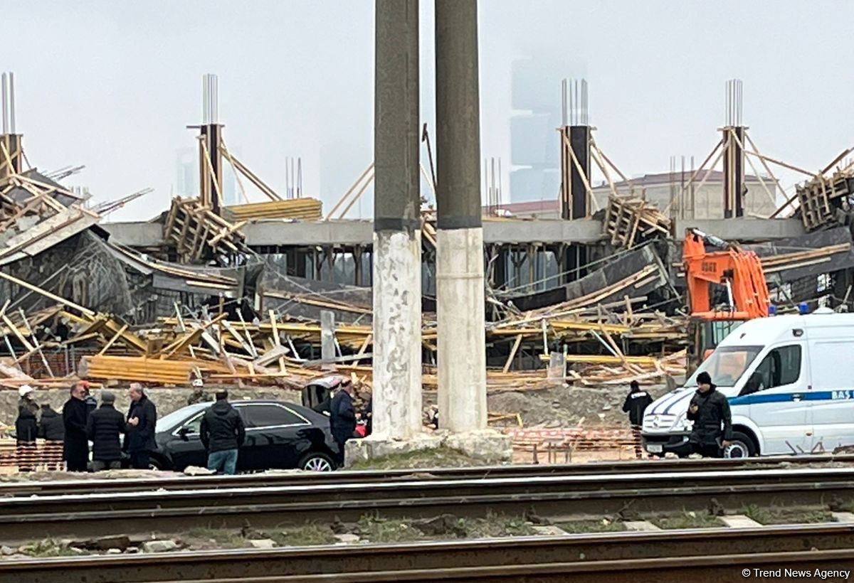 Bakıda bina çöküb, xəsarət alanlar var - Rəsmi (FOTO/VİDEO)