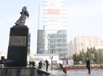 Prezident İlham Əliyev və Birinci xanım Mehriban Əliyeva Xocalı soyqırımının 30-cu ildönümü ilə əlaqədar Bakıda keçirilən ümumxalq yürüşündə iştirak ediblər (YENİLƏNİB 2) (FOTO/VİDEO)