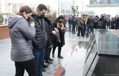 Azərbaycan ictimaiyyəti "Ana harayı" abidəsini ziyarət edir (FOTO/VİDEO)