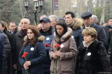 Azərbaycan ictimaiyyəti "Ana harayı" abidəsini ziyarət edir (FOTO/VİDEO)