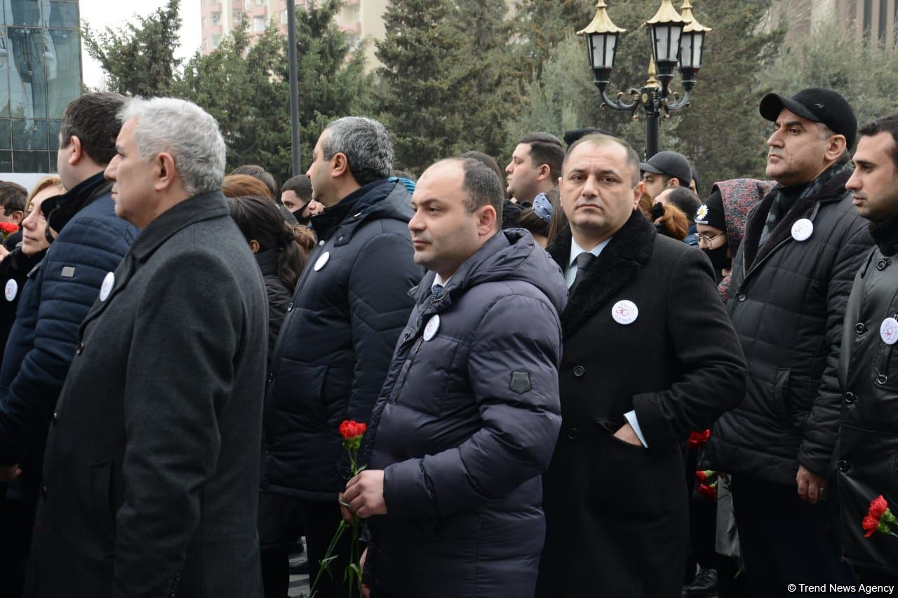 Azərbaycan ictimaiyyəti "Ana harayı" abidəsini ziyarət edir (FOTO/VİDEO)