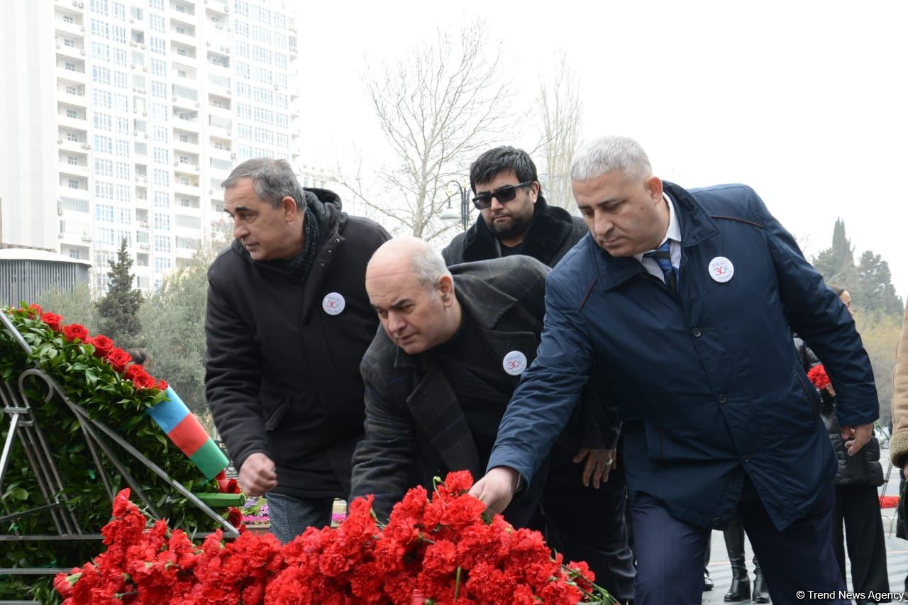 Azərbaycan ictimaiyyəti "Ana harayı" abidəsini ziyarət edir (FOTO/VİDEO)