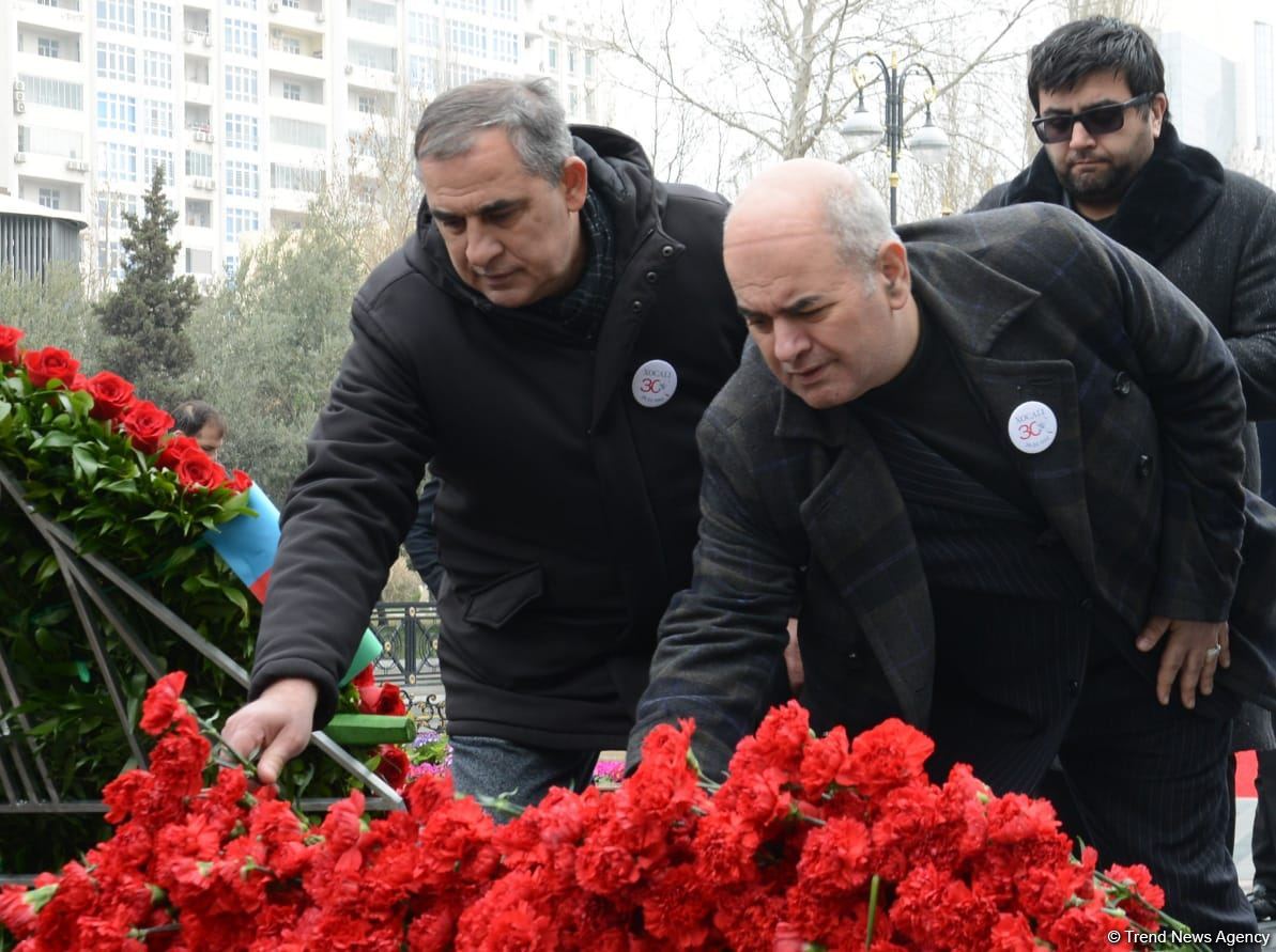 Azərbaycan ictimaiyyəti "Ana harayı" abidəsini ziyarət edir (FOTO/VİDEO)