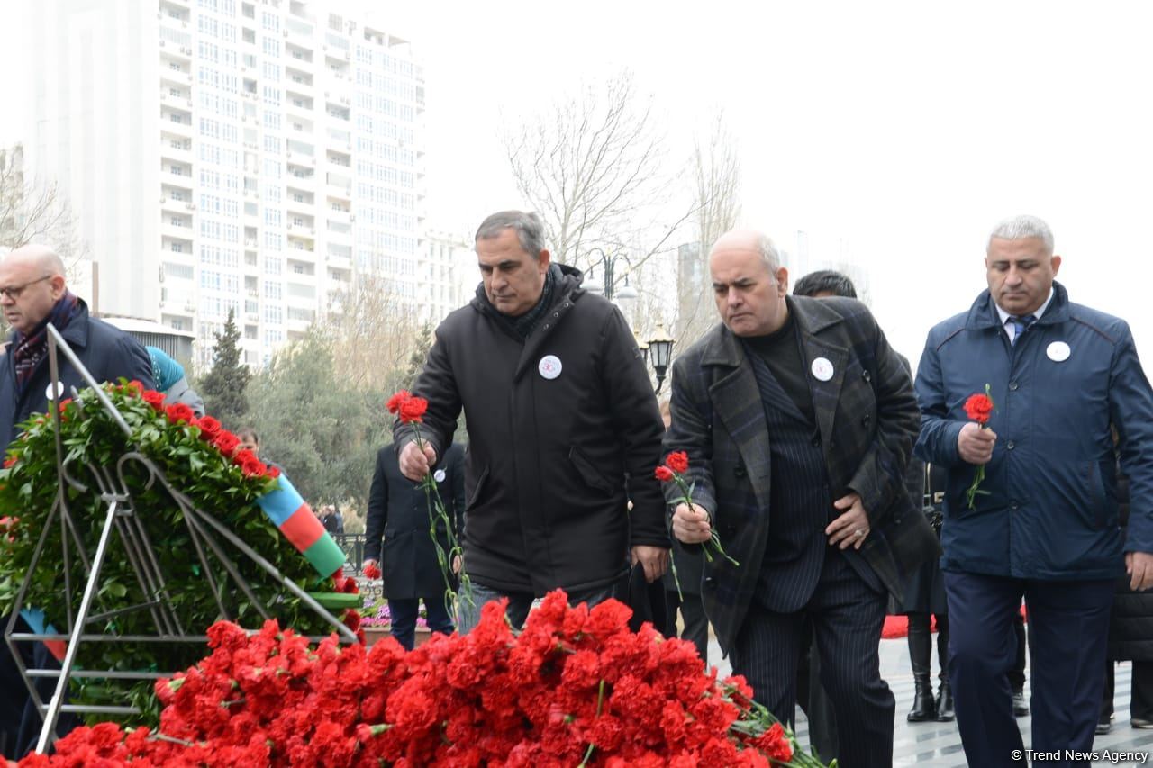 Azərbaycan ictimaiyyəti "Ana harayı" abidəsini ziyarət edir (FOTO/VİDEO)