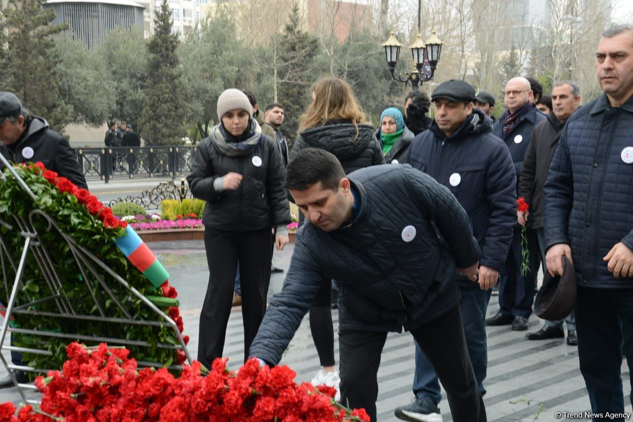 Azərbaycan ictimaiyyəti "Ana harayı" abidəsini ziyarət edir (FOTO/VİDEO)