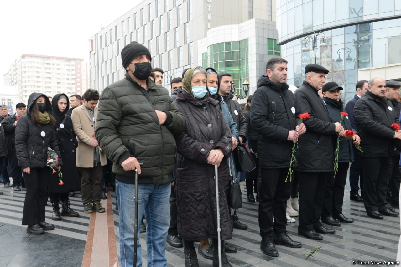 Azərbaycan ictimaiyyəti "Ana harayı" abidəsini ziyarət edir (FOTO/VİDEO)