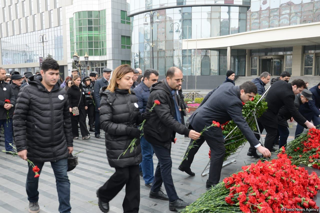 Azərbaycan ictimaiyyəti "Ana harayı" abidəsini ziyarət edir (FOTO/VİDEO)