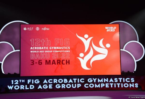 Nəzrin Qasımova və Xanım Məmmədzadə Akrobatika Gimnastikası üzrə Dünya Yaş Qrupları yarışında balans hərəkətlərini nümayiş etdirib