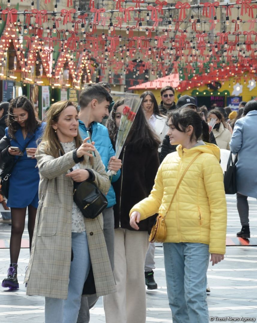 Bakının 8 Mart mənzərəsi - FOTOSESSİYA