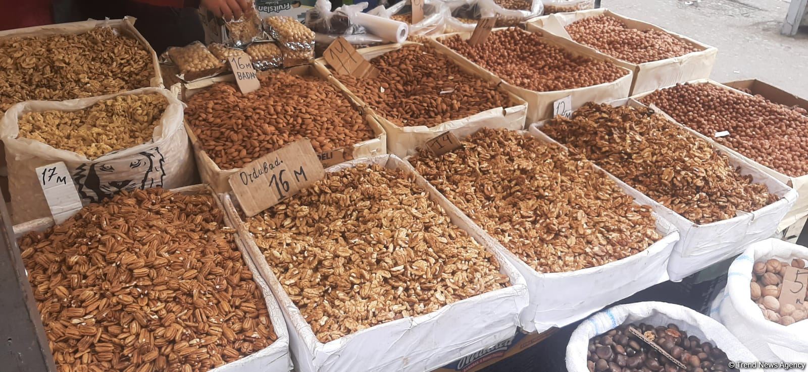 Bakıda Novruz çadırlarında qiymətlər necədir? (FOTO)