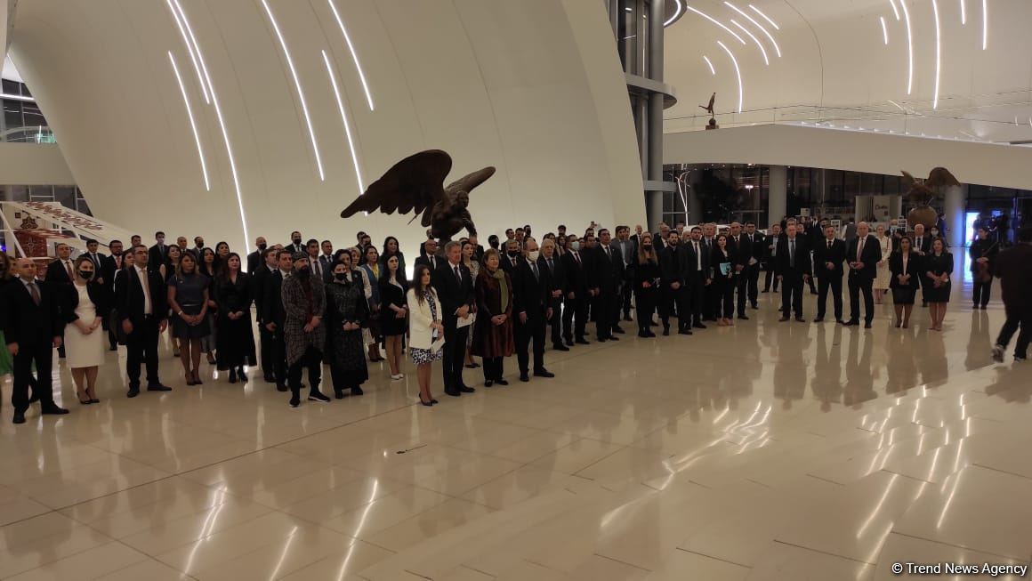 Azərbaycan və Böyük Britaniya münasibətləri təkcə enerji sahəsində əməkdaşlığa əsaslanmır - Səfir (FOTO)