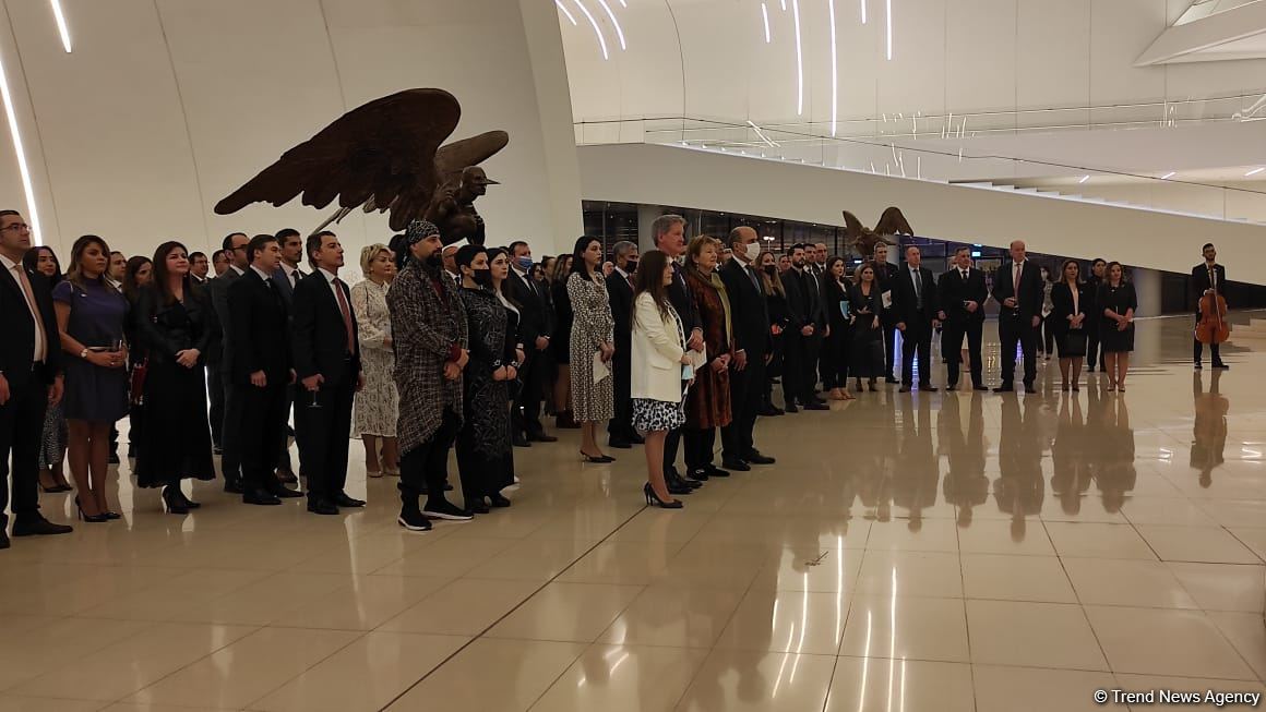 Azərbaycan və Böyük Britaniya münasibətləri təkcə enerji sahəsində əməkdaşlığa əsaslanmır - Səfir (FOTO)