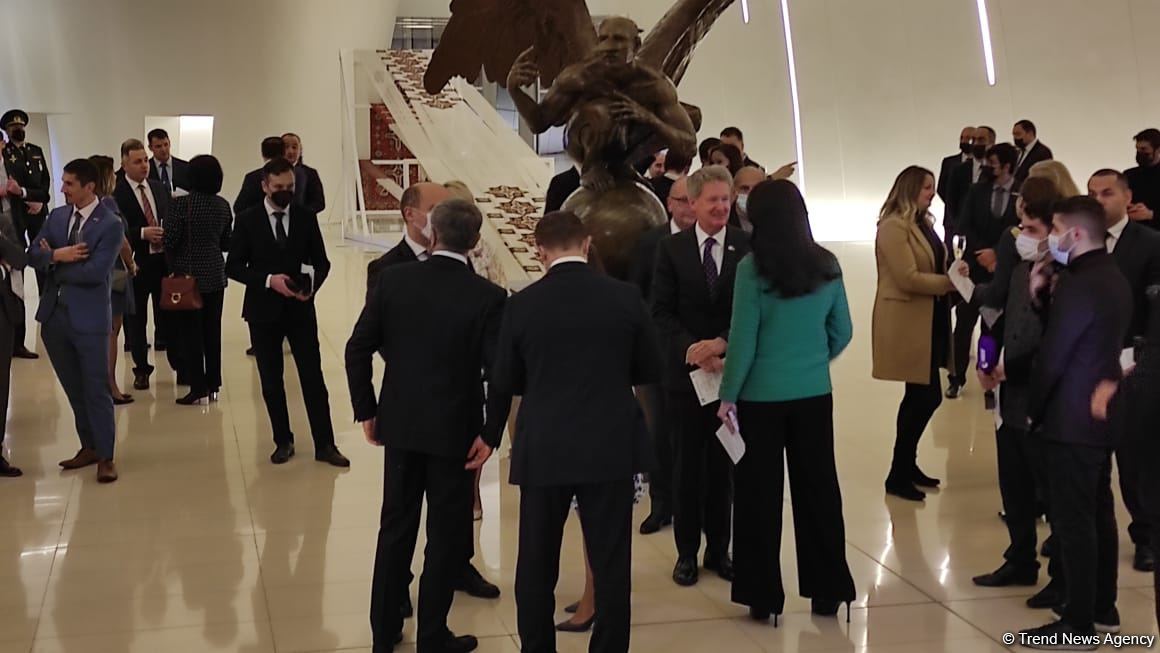 Azərbaycan və Böyük Britaniya münasibətləri təkcə enerji sahəsində əməkdaşlığa əsaslanmır - Səfir (FOTO)