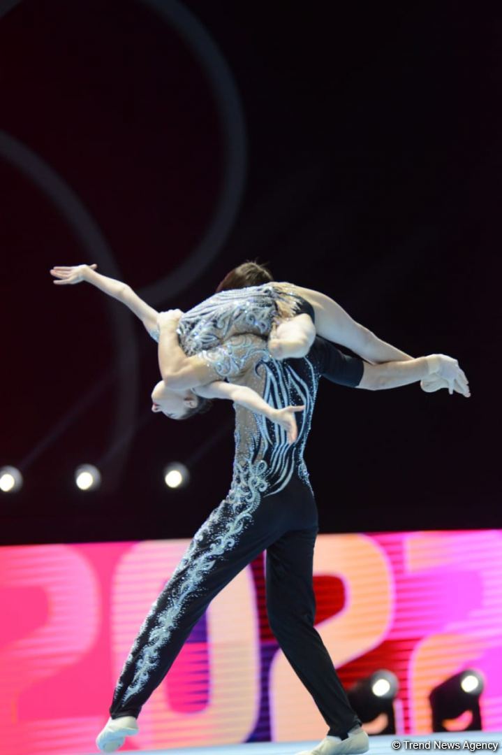 Bakıda akrobatika gimnastikası üzrə dünya çempionatının ikinci günü start götürüb (FOTO)