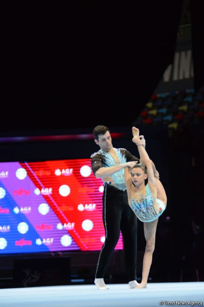 Bakıda akrobatika gimnastikası üzrə dünya çempionatının ikinci günü start götürüb (FOTO)