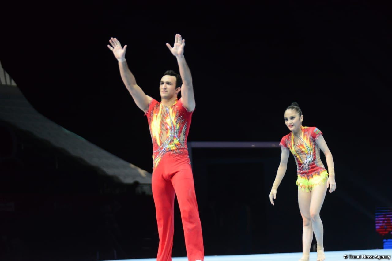 Bakıda akrobatika gimnastikası üzrə dünya çempionatının ikinci günü start götürüb (FOTO)