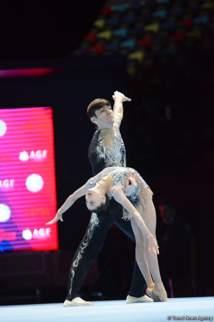 Bakıda akrobatika gimnastikası üzrə dünya çempionatının ikinci günü start götürüb (FOTO)