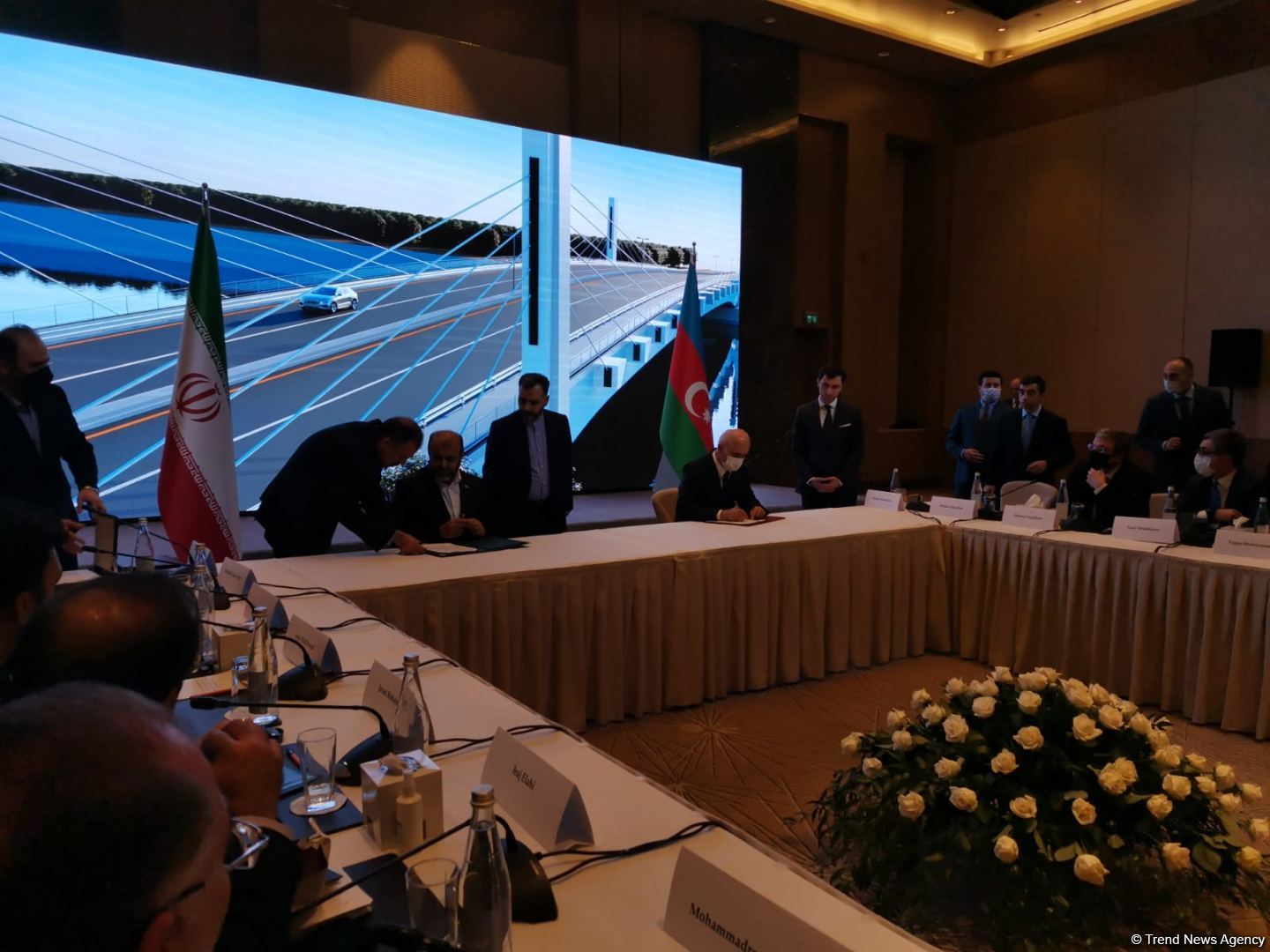 Azərbaycan və İran arasında tarixi sənəd imzalandı (FOTO)