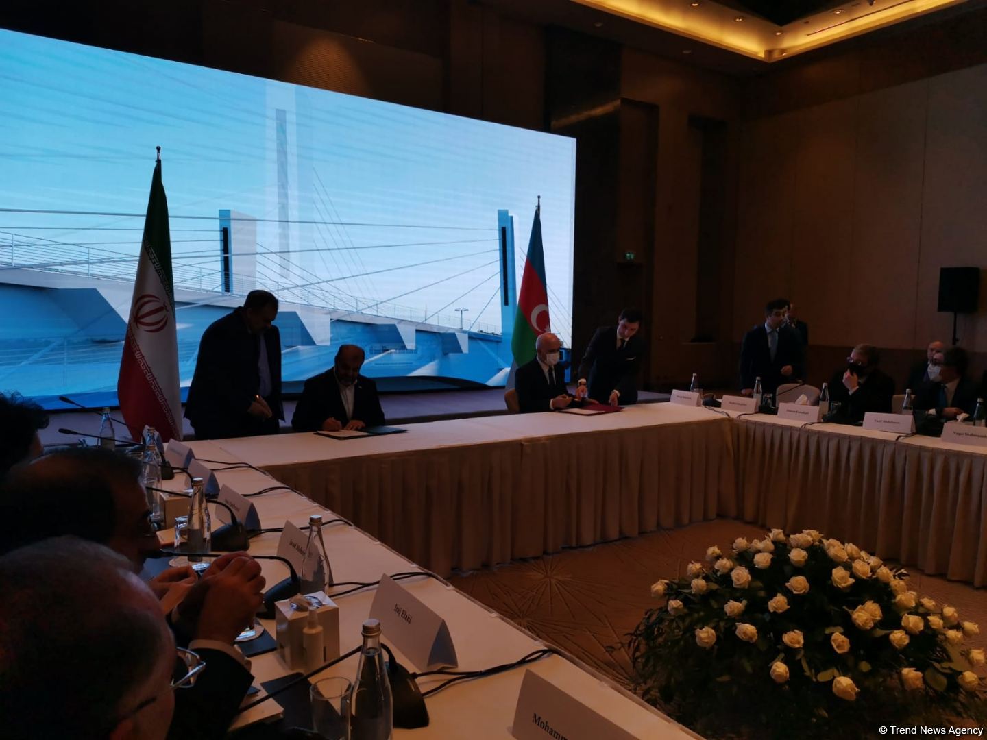 Azərbaycan və İran arasında tarixi sənəd imzalandı (FOTO)