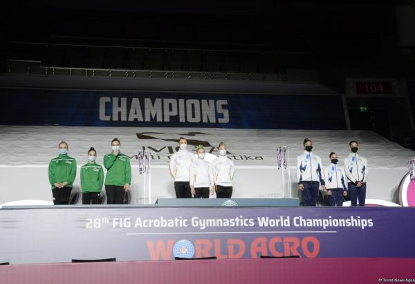 Akrobatika gimnastikası üzrə qarışıq cütlüklər, qadınlar və kişilər qrupları arasında mükafatlandırma mərasimi keçirilib (FOTO)