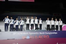 Akrobatika gimnastikası üzrə qarışıq cütlüklər, qadınlar və kişilər qrupları arasında mükafatlandırma mərasimi keçirilib (FOTO)