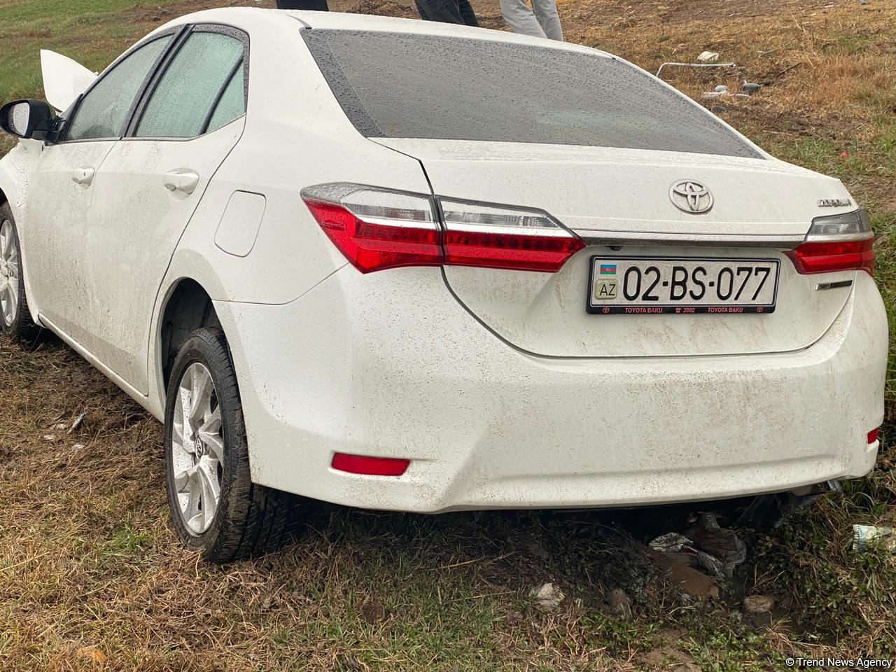 Ağdamda iki avtomobil toqquşub, iki nəfər yaralanıb (FOTO)