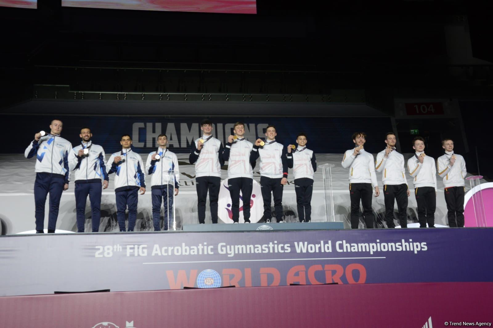 Akrobatika gimnastikası üzrə qarışıq cütlüklər, qadınlar və kişilər qrupları arasında mükafatlandırma mərasimi keçirilib (FOTO)