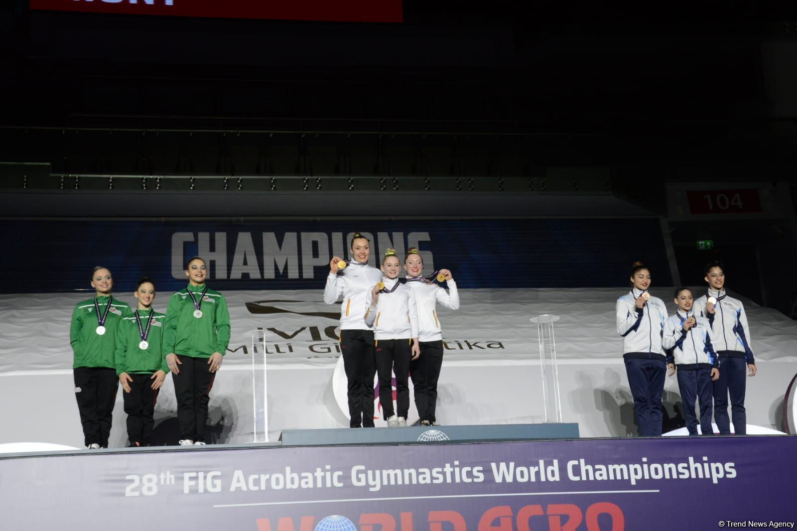Akrobatika gimnastikası üzrə qarışıq cütlüklər, qadınlar və kişilər qrupları arasında mükafatlandırma mərasimi keçirilib (FOTO)