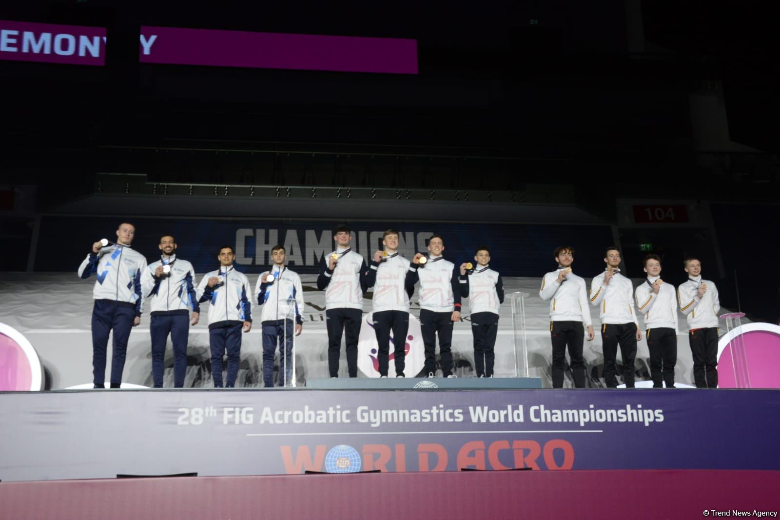 Akrobatika gimnastikası üzrə qarışıq cütlüklər, qadınlar və kişilər qrupları arasında mükafatlandırma mərasimi keçirilib (FOTO)