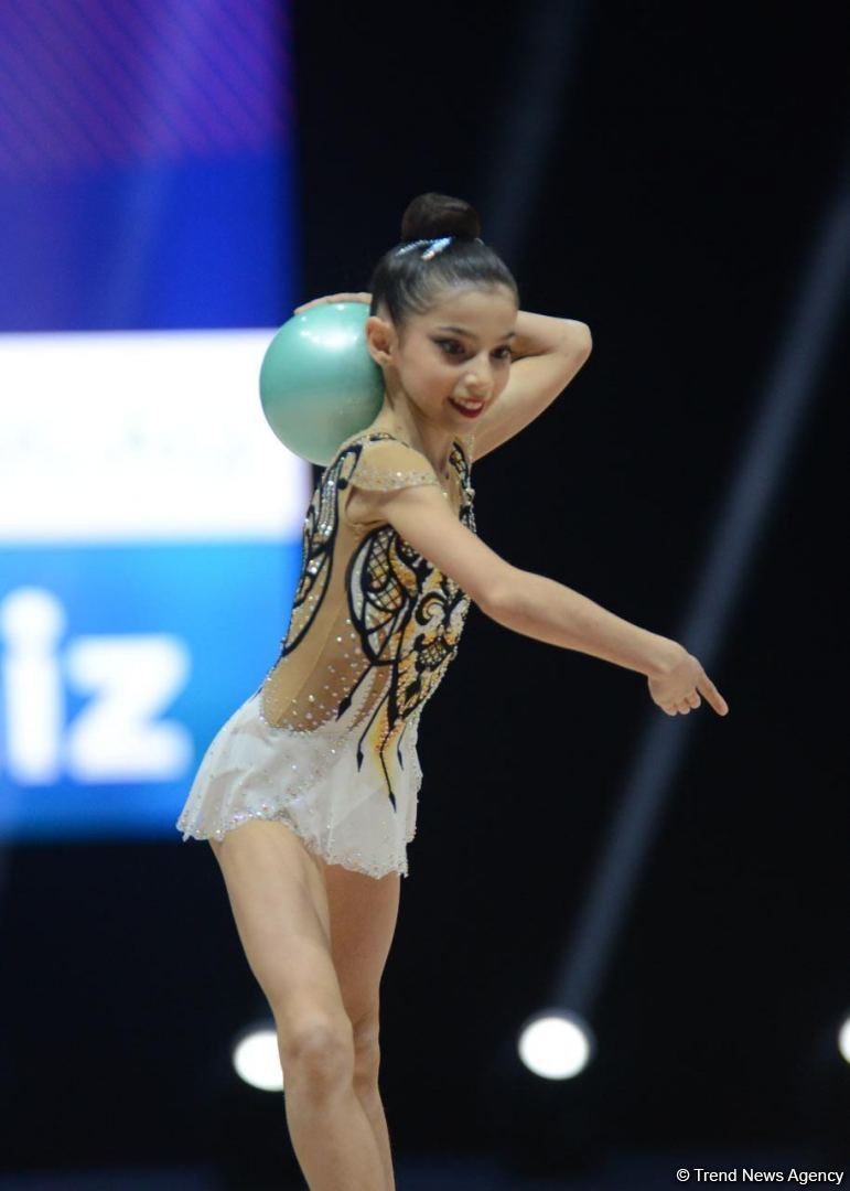 Bakıda bədii gimnastika üzrə Azərbaycan çempionatının birinci günü start götürüb (FOTO)
