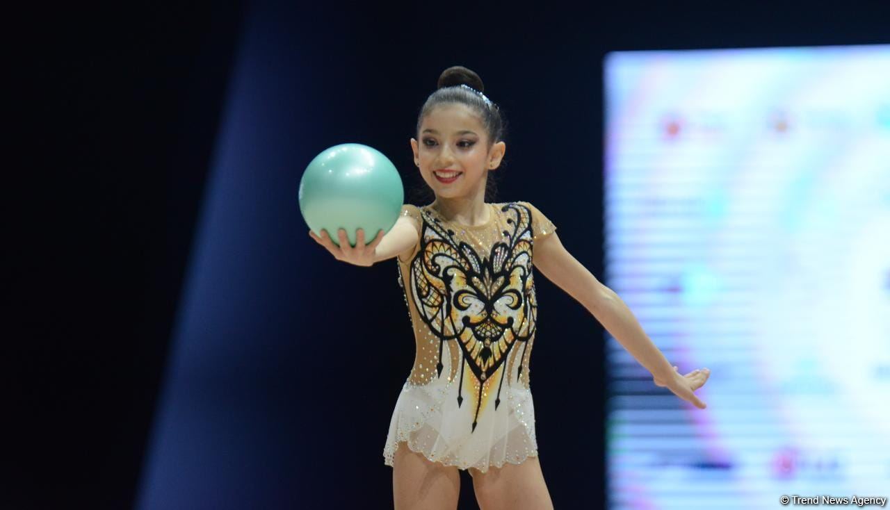 Bakıda bədii gimnastika üzrə Azərbaycan çempionatının birinci günü start götürüb (FOTO)