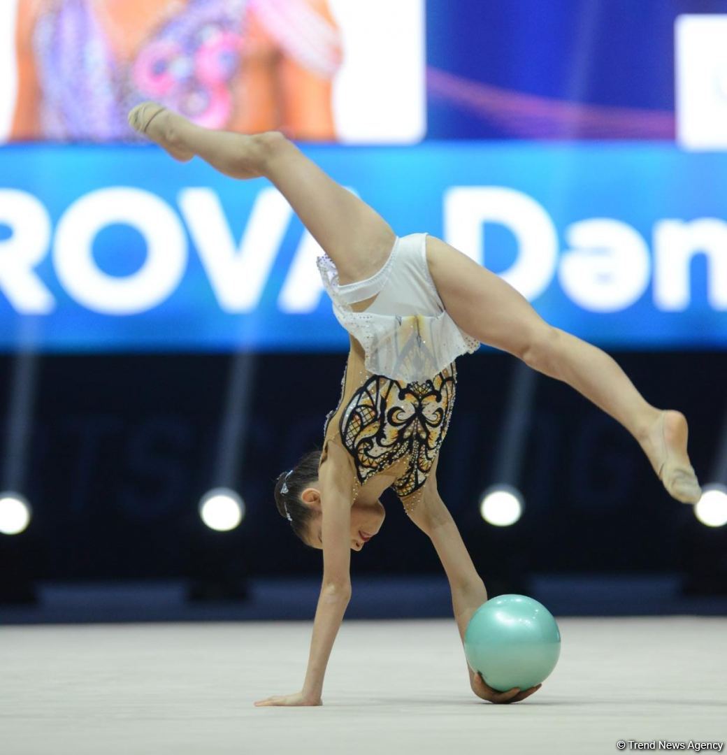Bakıda bədii gimnastika üzrə Azərbaycan çempionatının birinci günü start götürüb (FOTO)