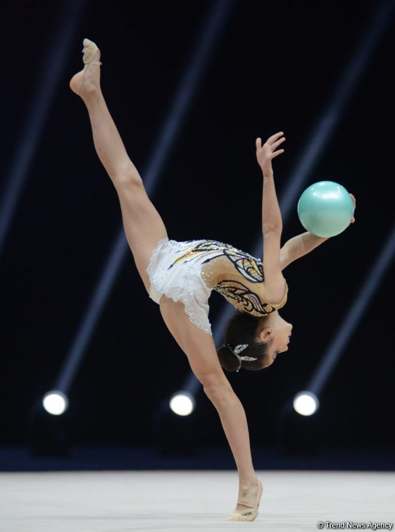 Bakıda bədii gimnastika üzrə Azərbaycan çempionatının birinci günü start götürüb (FOTO)
