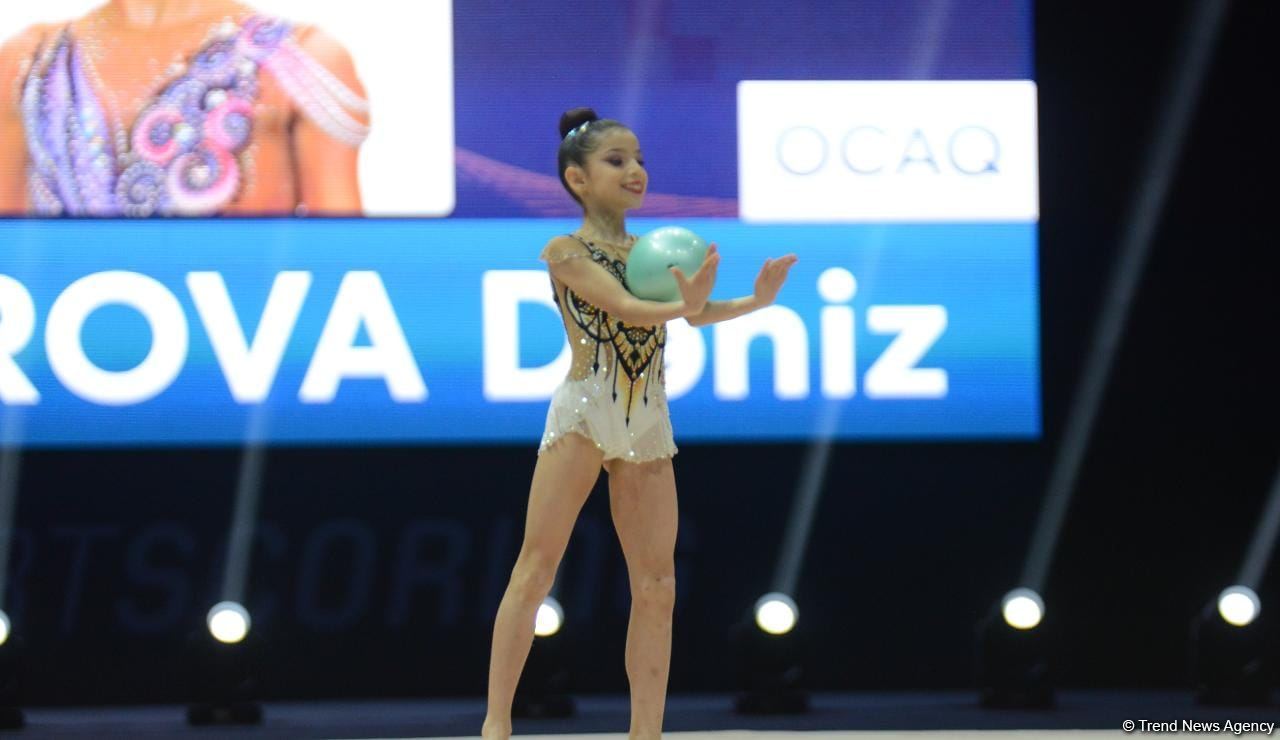 Bakıda bədii gimnastika üzrə Azərbaycan çempionatının birinci günü start götürüb (FOTO)