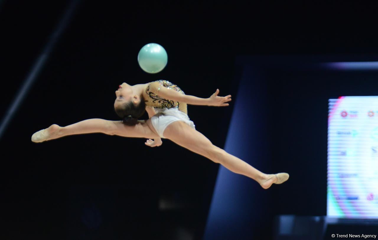 Bakıda bədii gimnastika üzrə Azərbaycan çempionatının birinci günü start götürüb (FOTO)