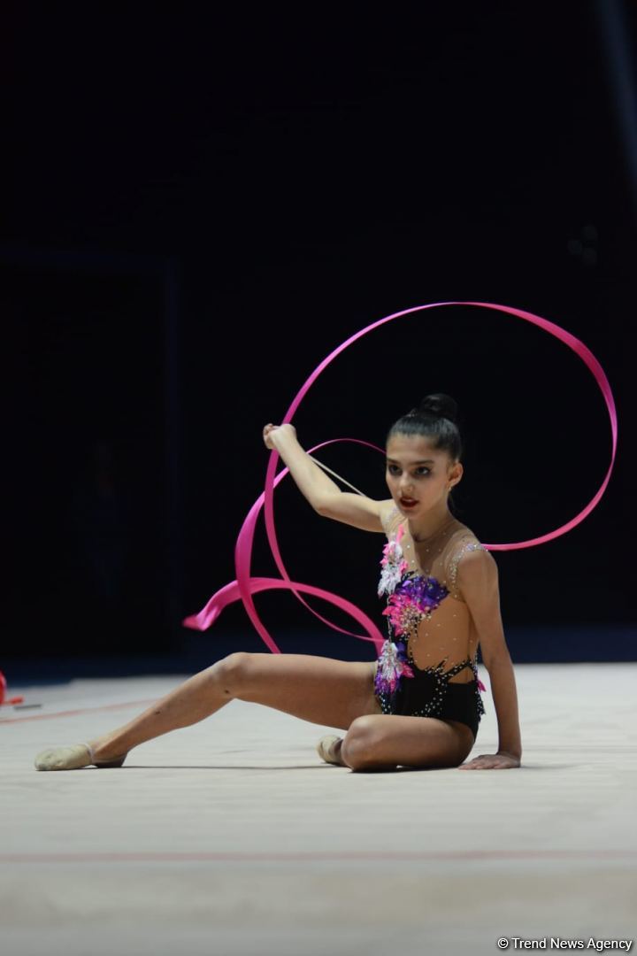 Bakıda bədii gimnastika üzrə Azərbaycan çempionatının birinci günü start götürüb (FOTO)