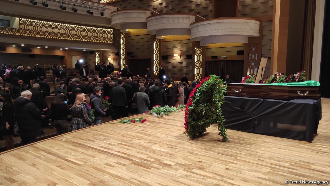 Rüstəm İbrahimbəyovla vida mərasimi keçirilib (FOTO/VİDEO)