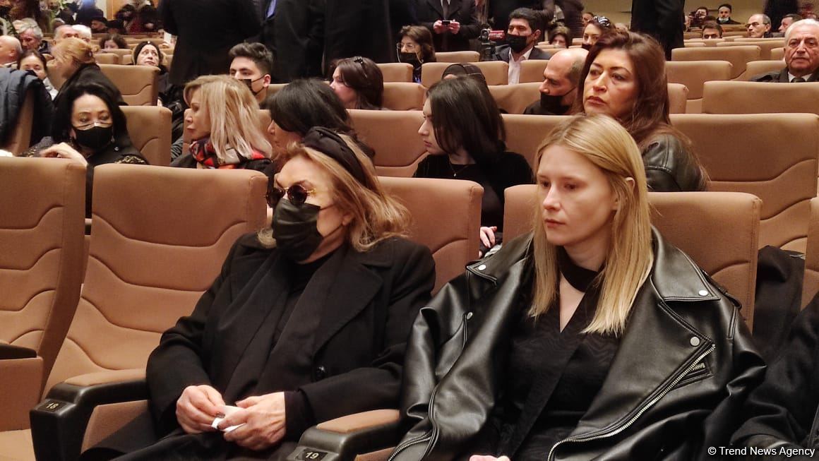 Rüstəm İbrahimbəyovla vida mərasimi keçirilib (FOTO/VİDEO)