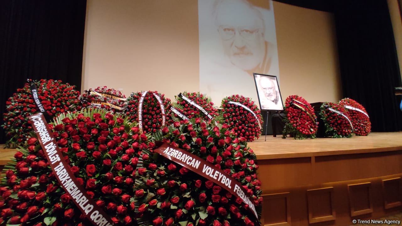 Rüstəm İbrahimbəyovla vida mərasimi keçirilib (FOTO/VİDEO)