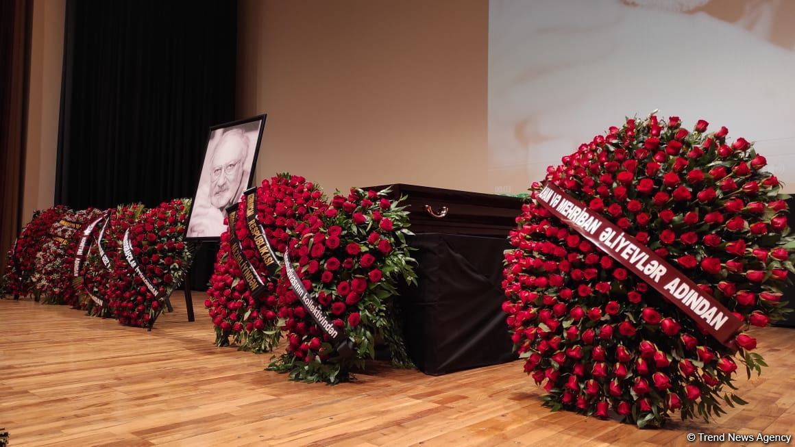 Rüstəm İbrahimbəyovla vida mərasimi keçirilib (FOTO/VİDEO)