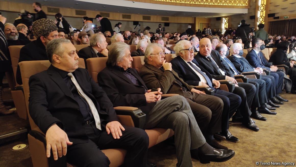 Rüstəm İbrahimbəyovla vida mərasimi keçirilib (FOTO/VİDEO)