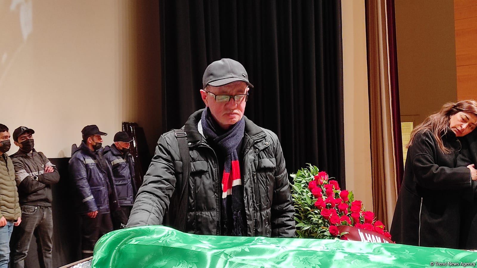 Rüstəm İbrahimbəyovla vida mərasimi keçirilib (FOTO/VİDEO)