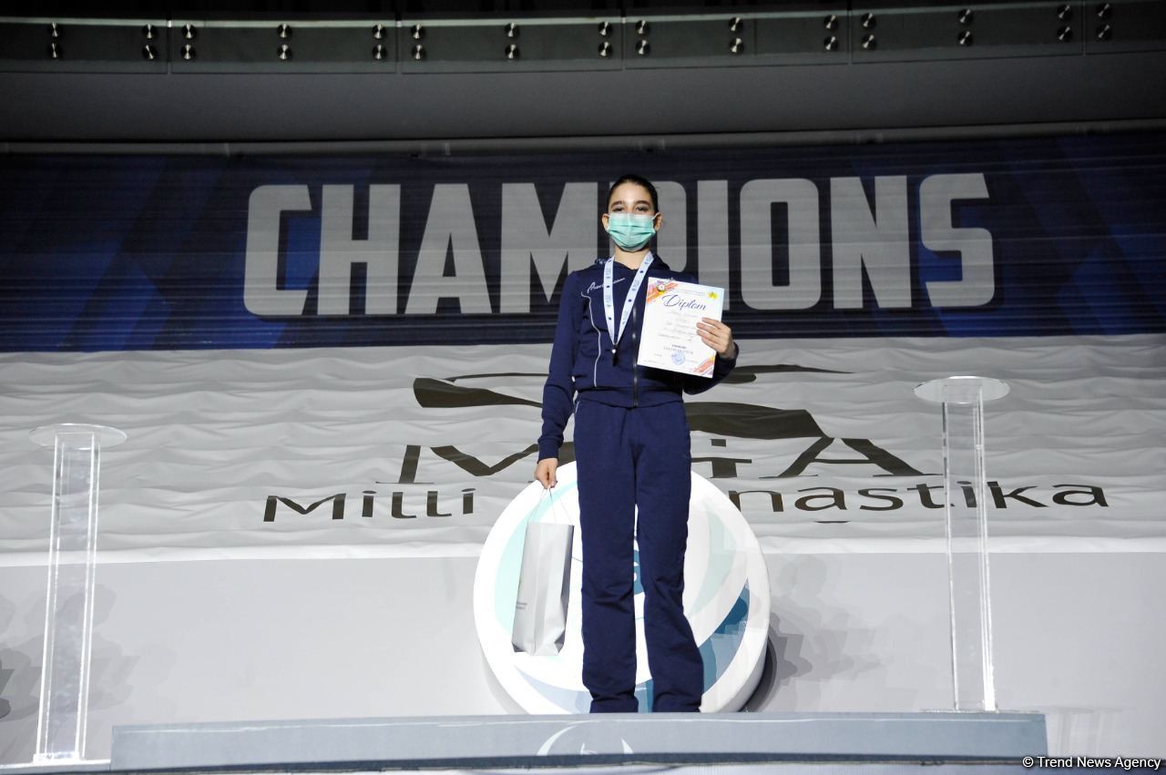 Bədii gimnastika üzrə Azərbaycan çempionatının qalibləri mükafatlandırılıb (FOTO)