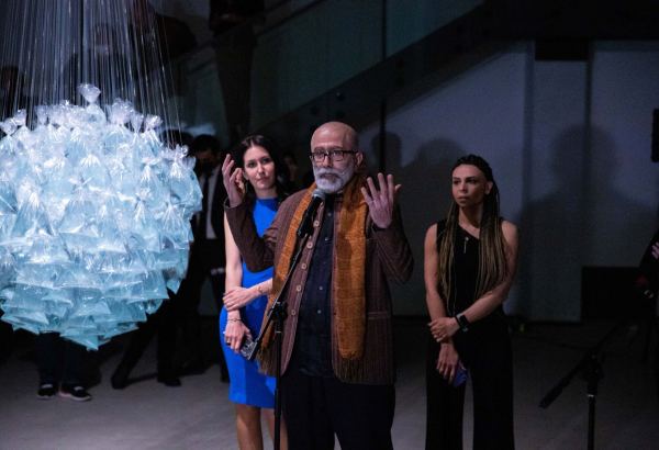 YARAT belçikalı rəssamı Mişel Fransuanın "Panoptikum" və CHINGIZ-in "İNSƏN" fərdi sərgilərini təqdim edir (FOTO)