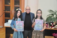 Gənc rəssamların “Rənglərin nəfəsi” sərgisinin açılışı olub (FOTO)