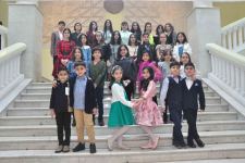Gənc rəssamların “Rənglərin nəfəsi” sərgisinin açılışı olub (FOTO)