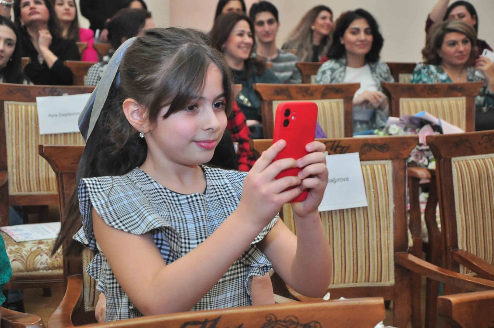 Gənc rəssamların “Rənglərin nəfəsi” sərgisinin açılışı olub (FOTO)